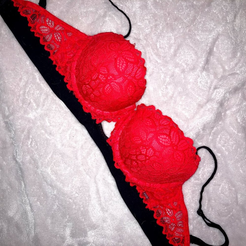 Red Lace VS Fashion Show Cutout Push Up Bra